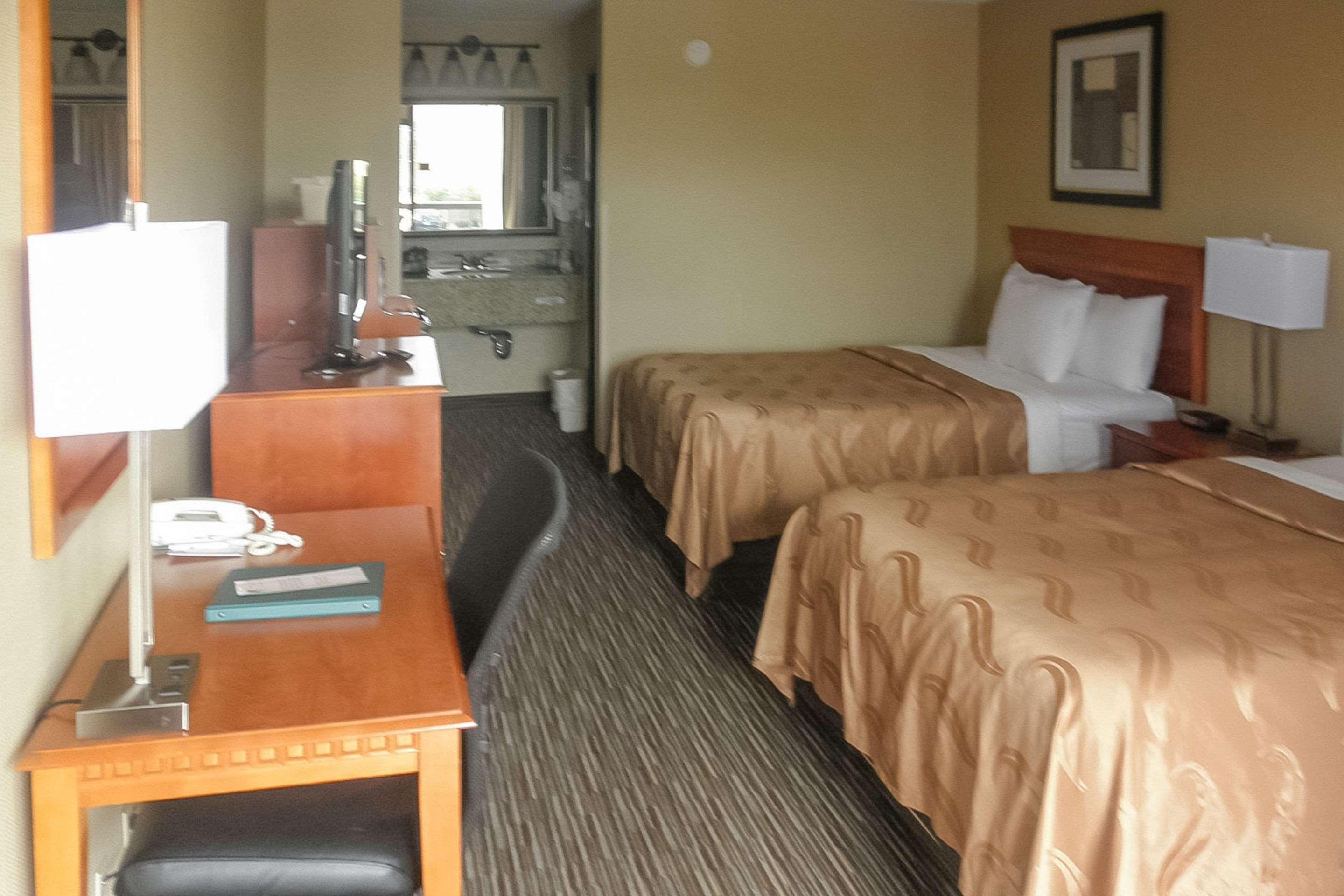 Quality Inn Columbus, Ms Zewnętrze zdjęcie